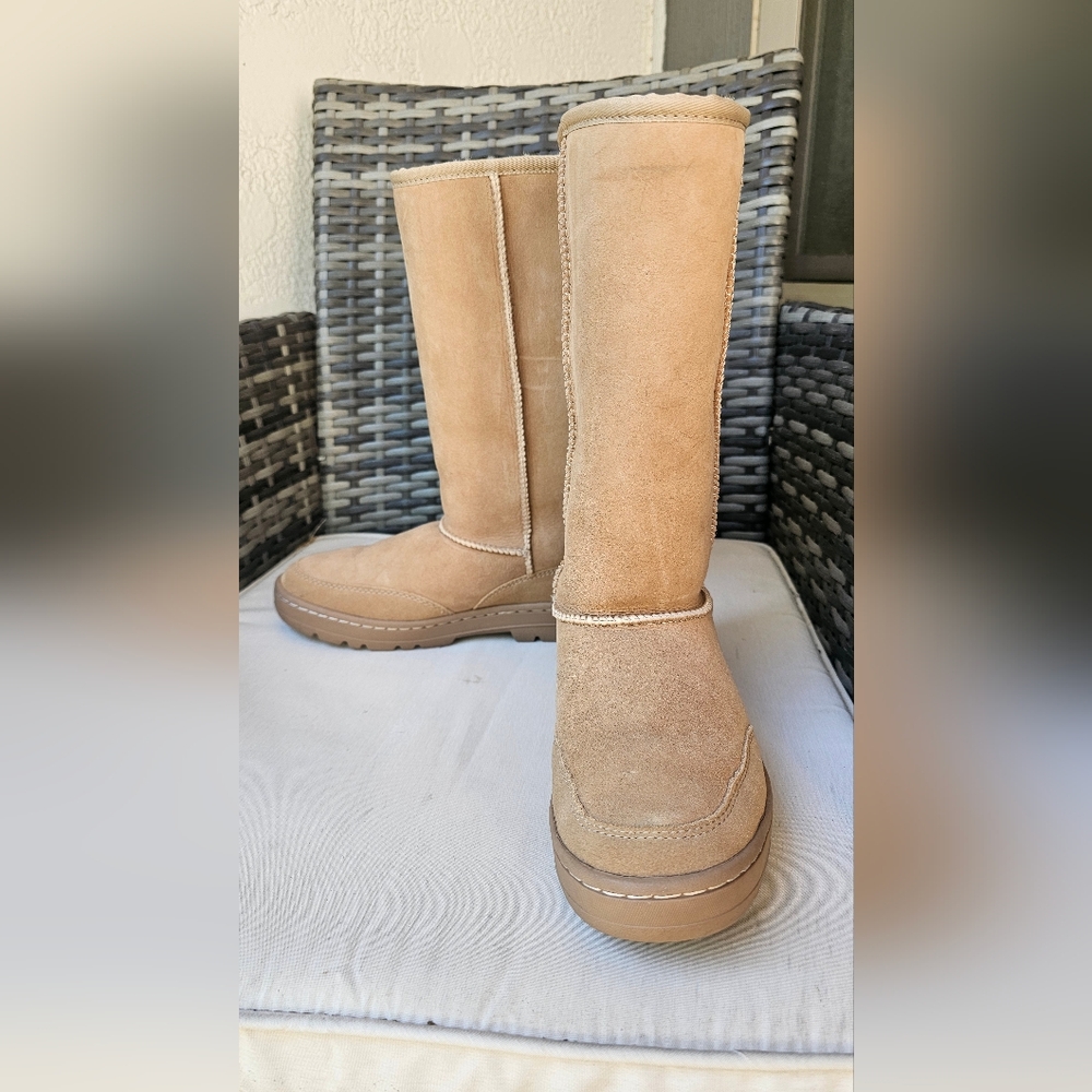UGG Women's Tall Suede Khaki Size 8